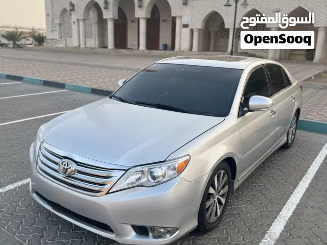 2011 تويوتا افالون Limited