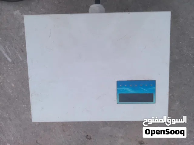 منظم كهرباء / مثبت كهرباء