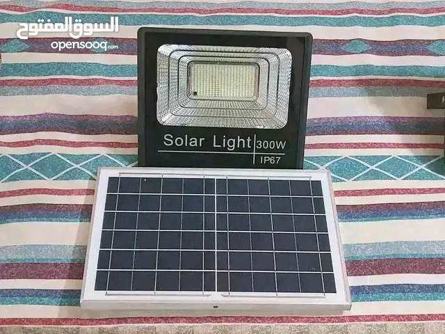 كشافات طاقة شمسية