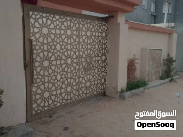 280 m2 4 Bedrooms Townhouse for Sale in Tripoli Al-Kremiah