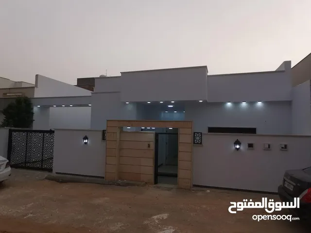 165 m2 3 Bedrooms Villa for Sale in Tripoli Ain Zara