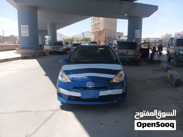 2013 تويوتا بريوس Prius C