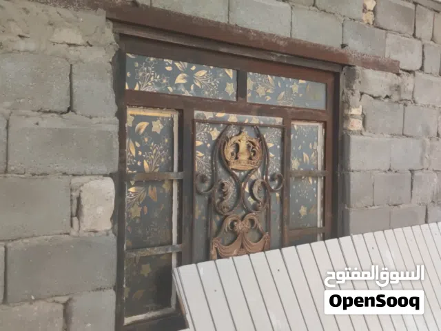 شبابيك 4 وابواب خشب وهنكلاين