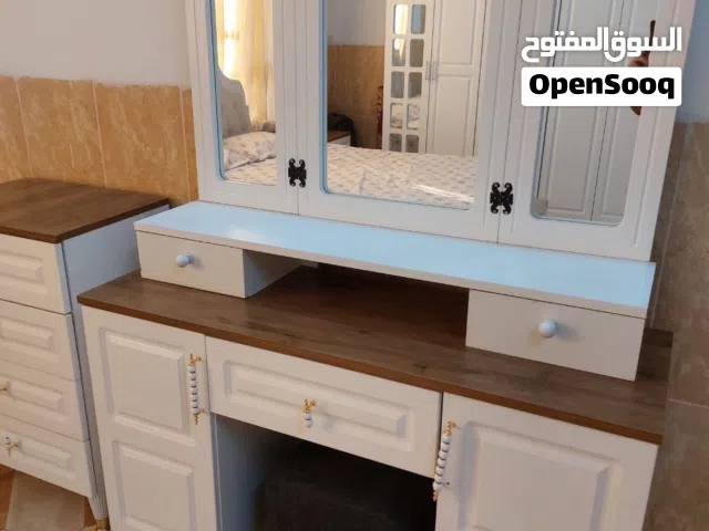 غرفة نوم تركي نصبت وسافرو أصحابها