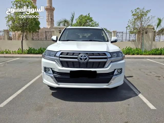 Used Toyota Land Cruiser in Muscat