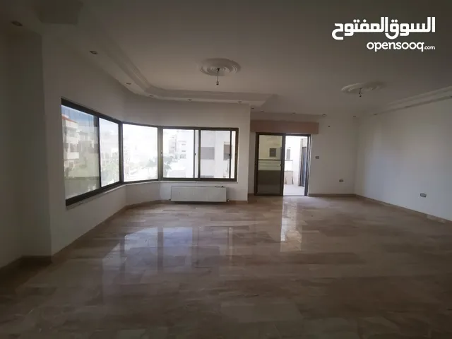 شقة مميزة طابق ثاني 335م في أرقى مناطق الرابية بسعر لقطه ومميز/ ref 1906