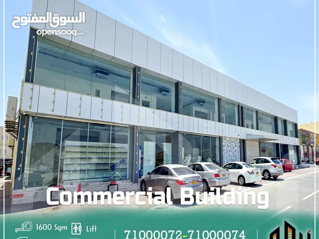 فرصة مميزة بالسوق المركزي بولاية العامرات الثالثة مبنى من دورين للإيجار إحجز الآن !!