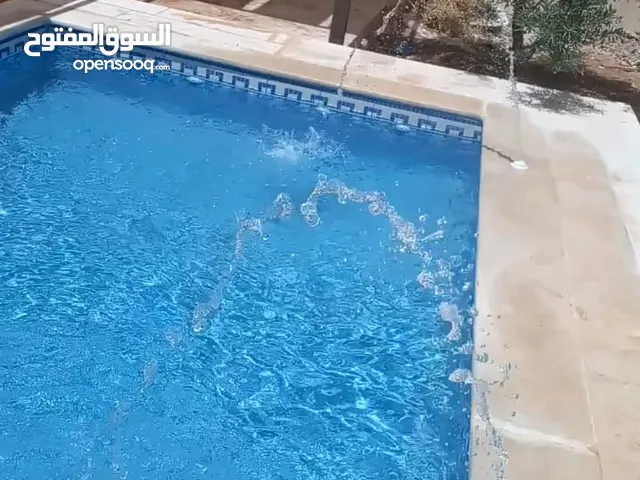 انشاء مسابح برك سباحة من الحفر حتى السباحة بنظام سكيمر ....