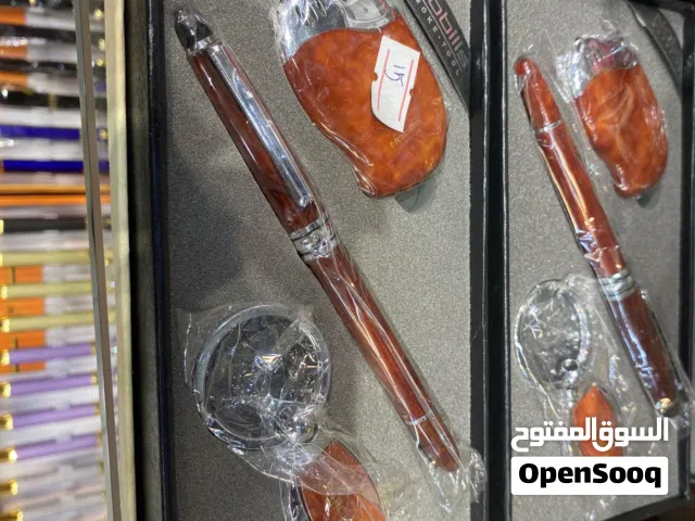 هدايا تحف قطع مكتيبة مميزة قداحات مسابح اقلام جميلة حفر على القطع بخطوط مميزة اطقم مكتبية 3 قطع