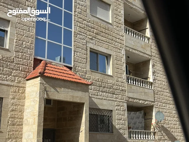 شقه فاخره للبيع في طبربور اطلاله جميله مقابل حديقه الوفاء منطقه هادئة وقريبه ع المواصلات ومخدومه