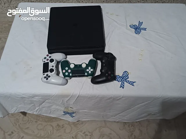 PlayStation 4 avec 3 manette
