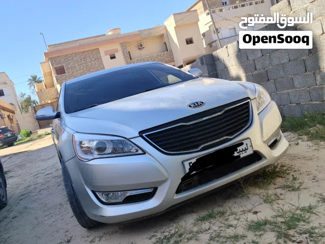 2011 كيا كادينزا Standard