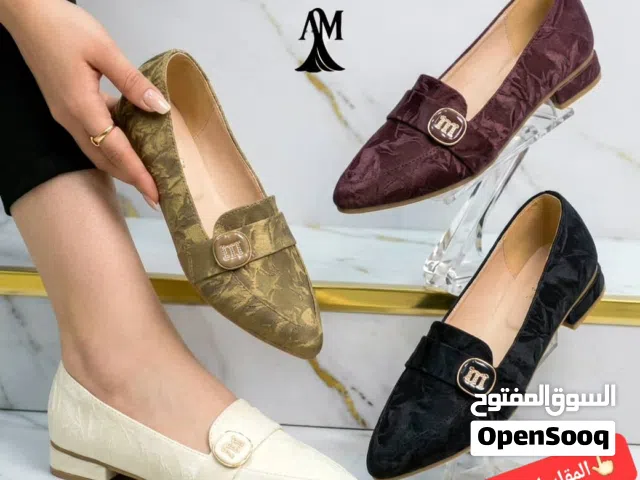 احذيه نسائي كعب مربع