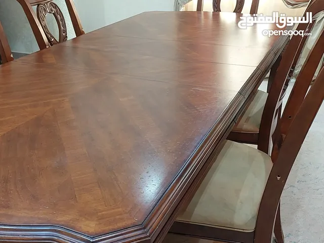 طاولة طعام للبيع اقراء لوصف