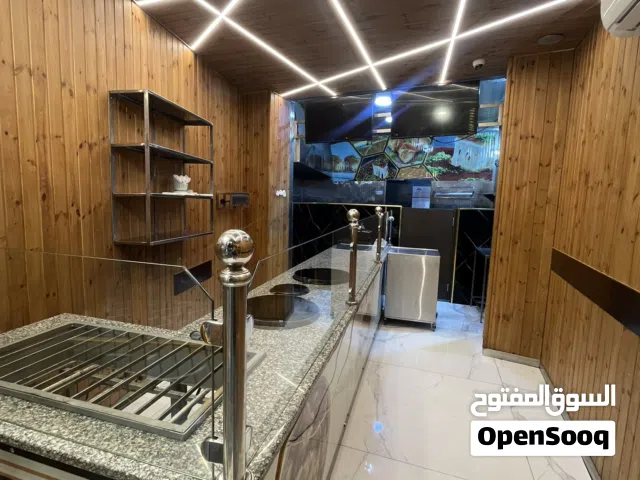 محل حلويات للبيع داخل الزرقاء الجديدة