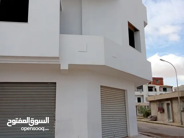 عمارة تجارية طور الانجاز ثلاثه طوابق للبيع في صفاقس حي الانس