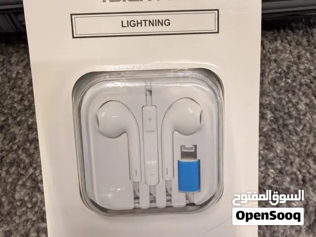 سماعة أيفون جديده