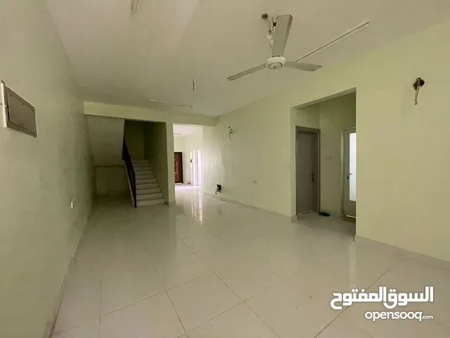662 m2 More than 6 bedrooms Villa for Rent in Al Wustaa Al Duqum