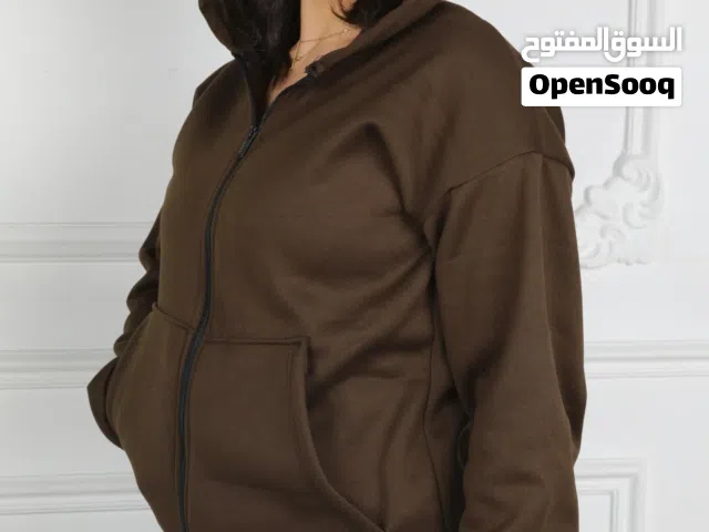 الجاكيت يلي الكل بحبه بكل شتوية وبدور عليه جاكيت بطاقية وسحاب  وفرنالكم اياه وباحلى الالوان الشتوية