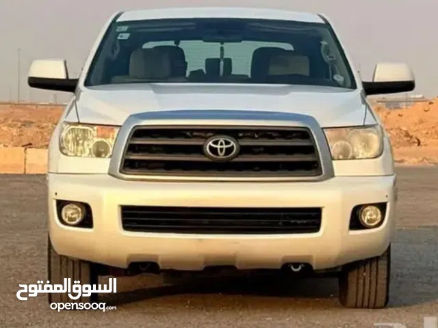 2015 تويوتا سيكويا Standard