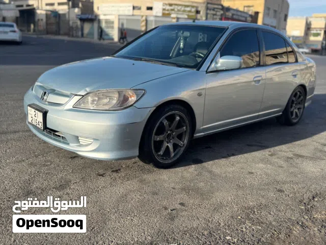 2005 هوندا سيفيك Standard