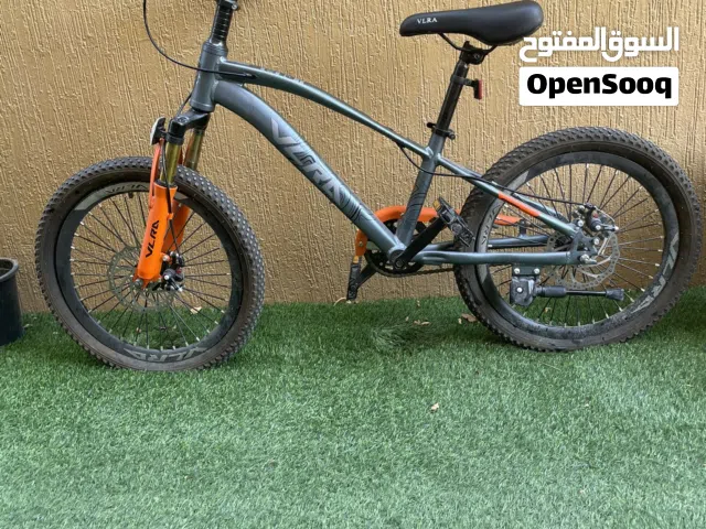 سيكل مقاس 20 للبيع 350 السيكل نضيف و يجي معاه لمبتين علا شكل اضائه شرطه بس وحده فيها قطعه ضايعه