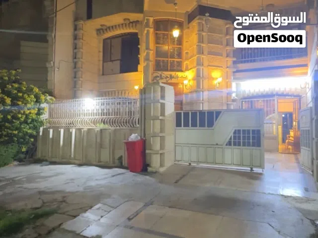 بيت تجاري للايجار في حي الجامعة شارع المركز زنجيل على سايدين