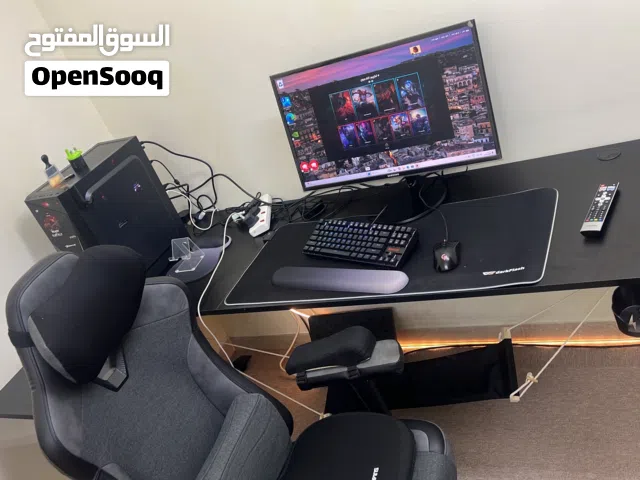 بيسي كومبيوترار  لالعاب معا كل ملحقاته وسماعه وطاوله وكيبورد وموس