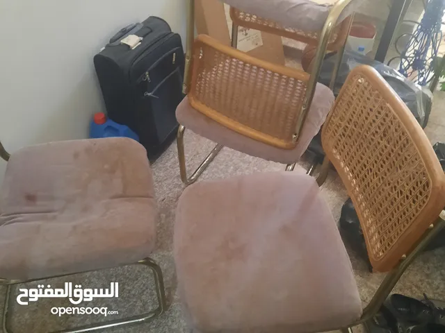 4 chairs 1 rial each