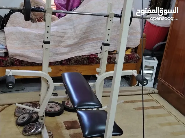 مصطبة رفع أثقال مستعملة بحالة جيدة