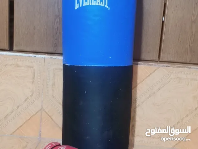 كيس بوكسينع مع المعدات من ماركة ايفيرليست