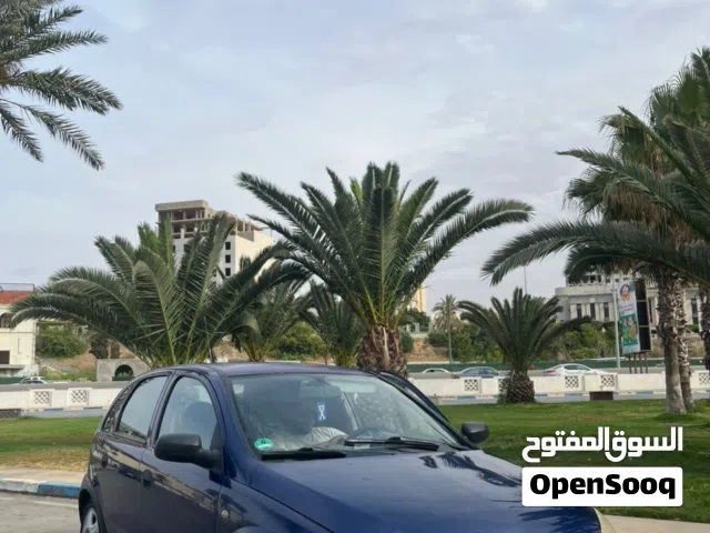 2002 أوبل كورسا Design