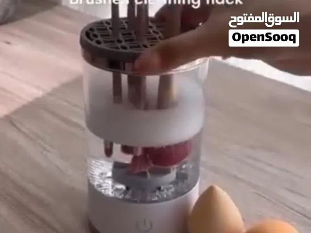 منتج تنضيف ادوات مكياج