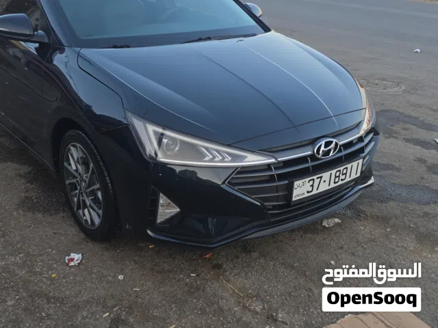 2019 هيونداي افانتي SE