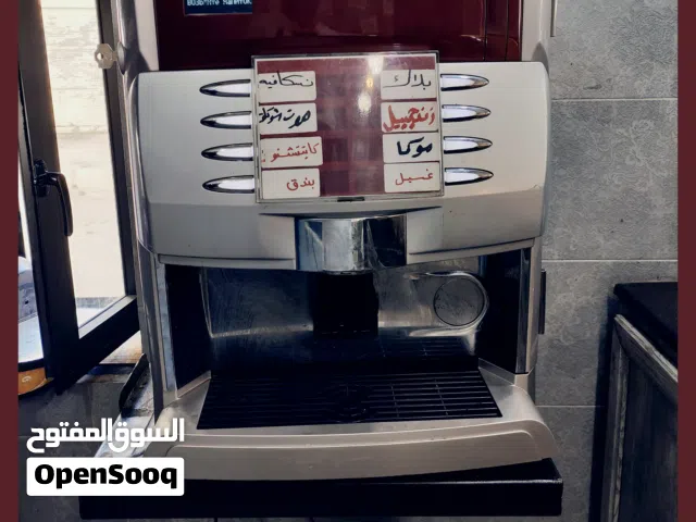عدة مقهى للبيع  بحال الجديد . المقهى اشتغل 7 شهور فقط