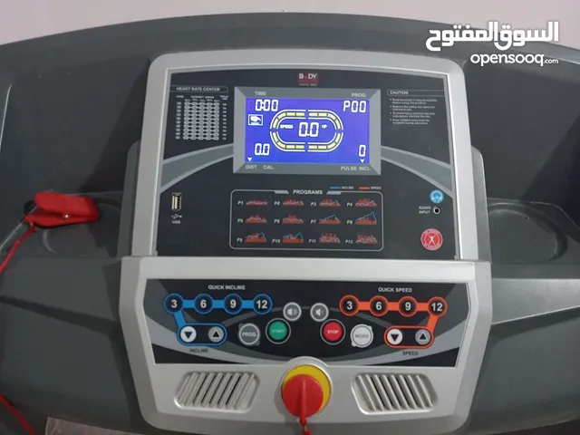 طابي سبور للبيع شبه جديد . يحمل وزن قنطار و200 إسم لامارك Body محرك بريطانيا .