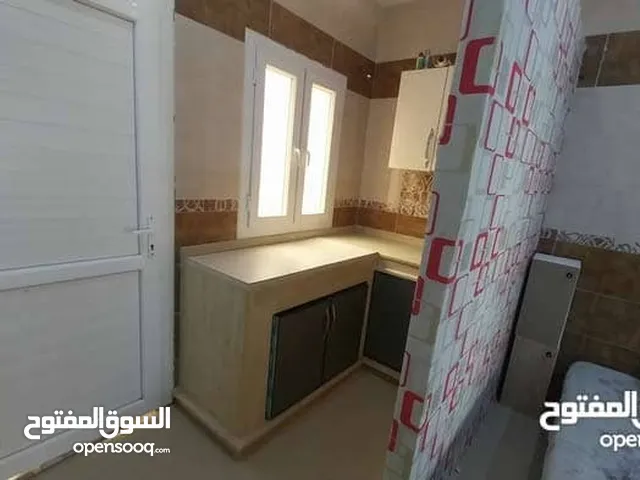 شقة ارضية صغيرة مفروشة نضام استوديو