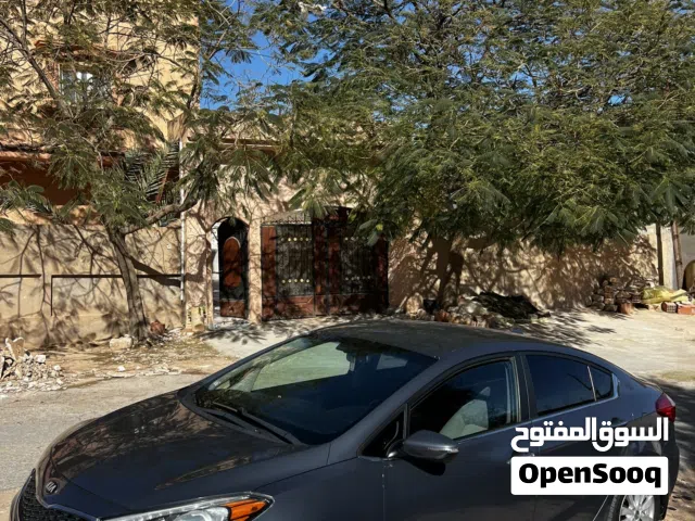 Used Kia Cerato in Tripoli