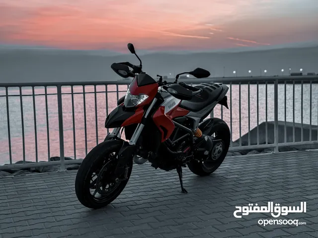Hypermotard 821 2013