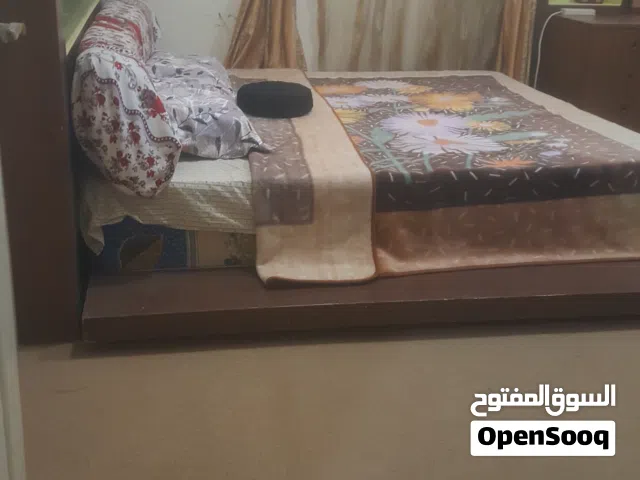 شقة مفروشة للايحار ب160الف 3غرف ومطبخ وحمام