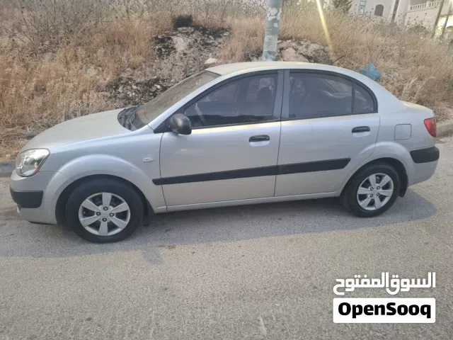 2009 كيا ريو Standard