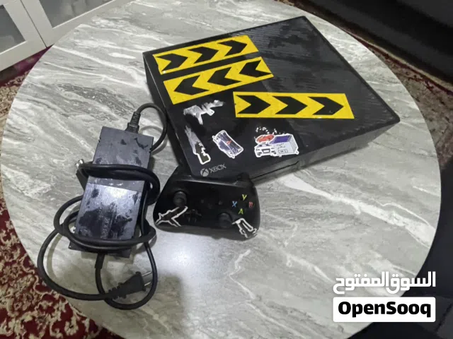 Xbox واحد بحالة جديدة مستعمل مرة واحدة