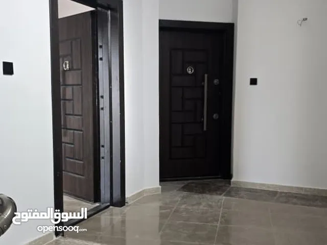 شقة للأجار في طريق النهر علي الرئيسي تصلح خدمية او سكنية