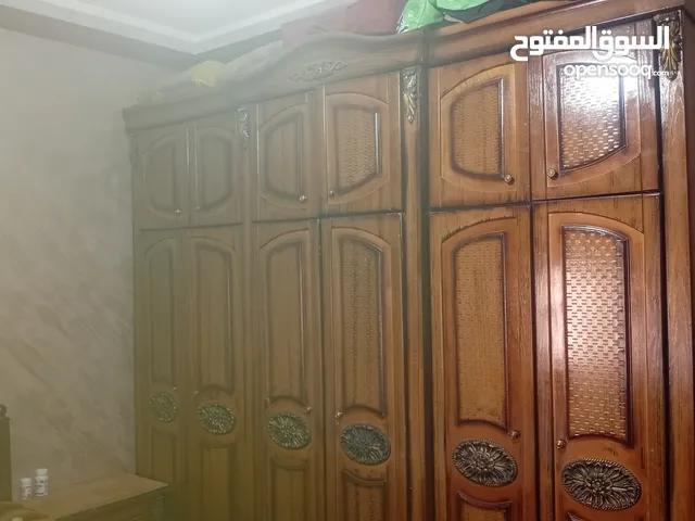 خزانة خشب طابقين بحالة جيدة