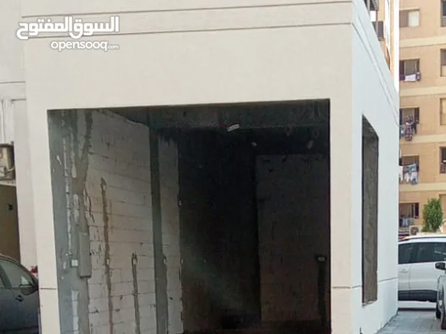 محل للإيجار في منطقة حولي - قطعة 3 / محل على الأسود