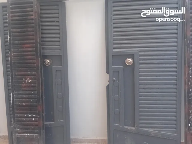 باب حديد مستعمل