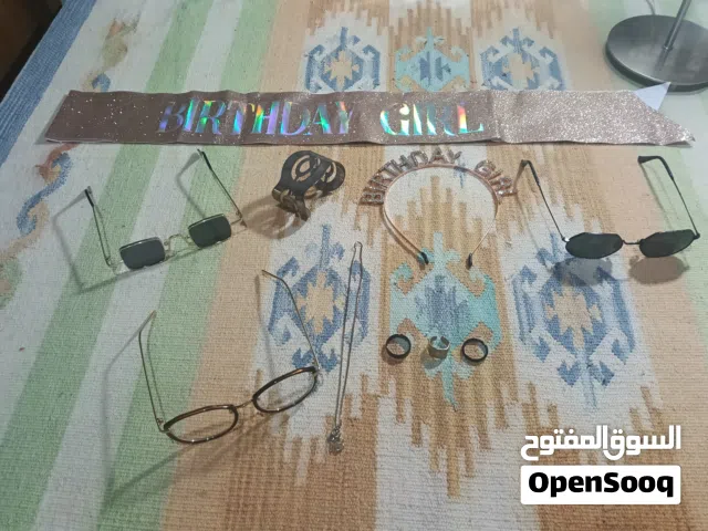 مجموعة إكسسوارات نسائي بحالة ممتازة