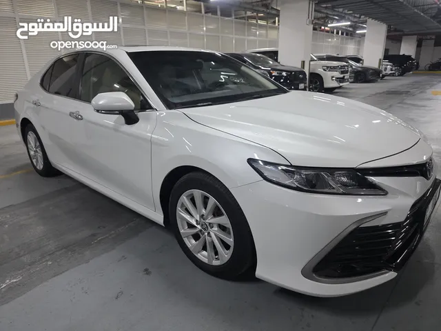 Toyota Camry SE(Mid Option with Sunroof)MY23 Only 33000km run with warranty