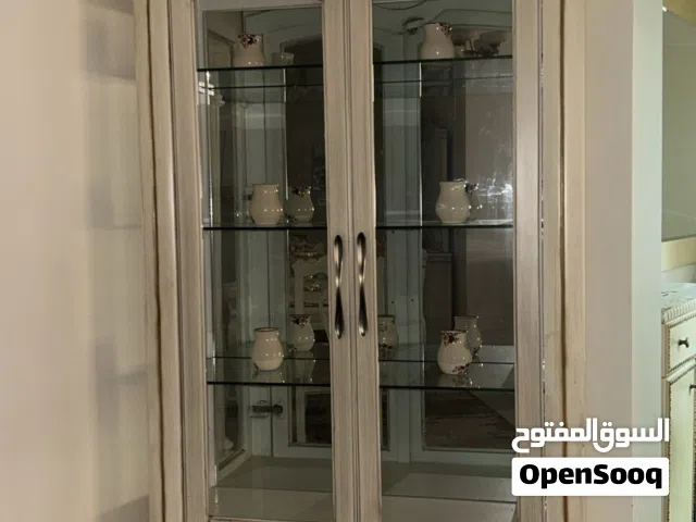 طاولة سفرة مستعمل للبيع بحالة جيدة