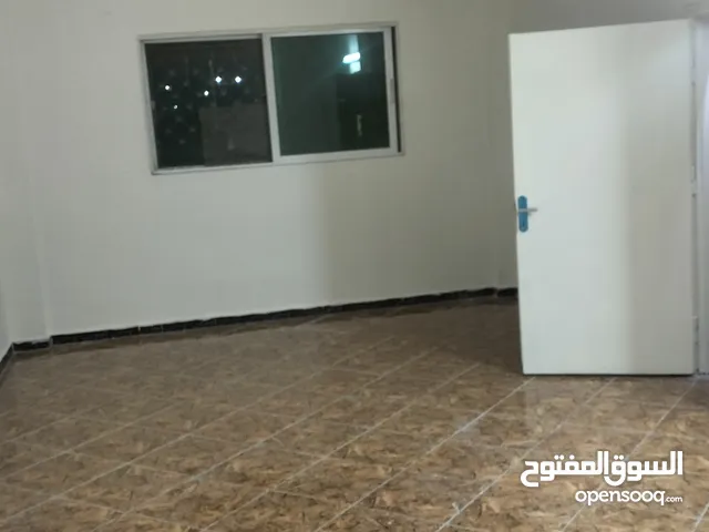 100 m2 2 Bedrooms Apartments for Rent in Zarqa Hay Al Hussain